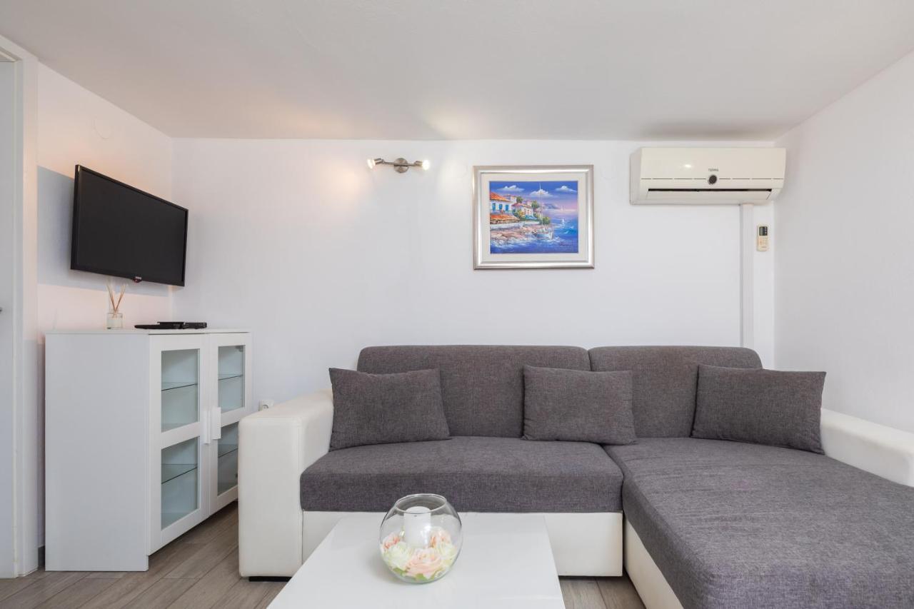 Vila Blanka Apartments Rogoznica  Exterior photo